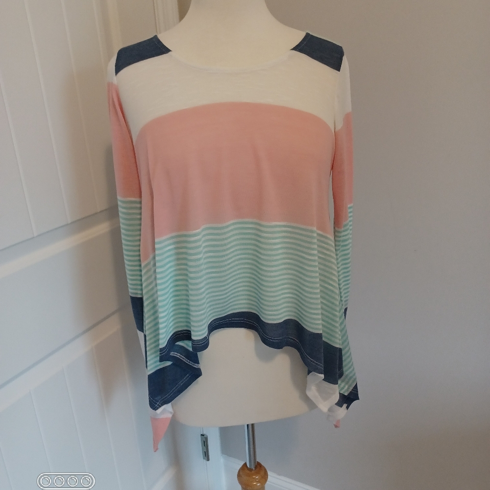 RUE 21 JRS BLOUSE SZ MED.## E12.